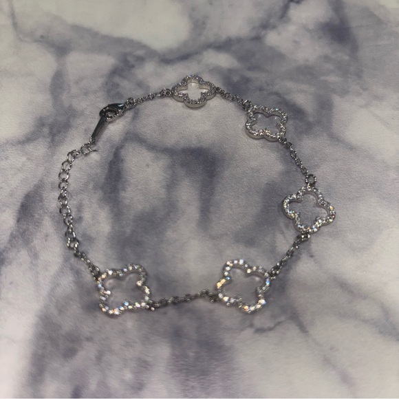 Silver Clover Bracelet - Picture 2 of 4